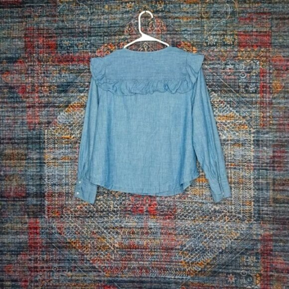 MadeWell womens blue chambray ruffle yoke hidden button top S EUC - Picture 2 of 3